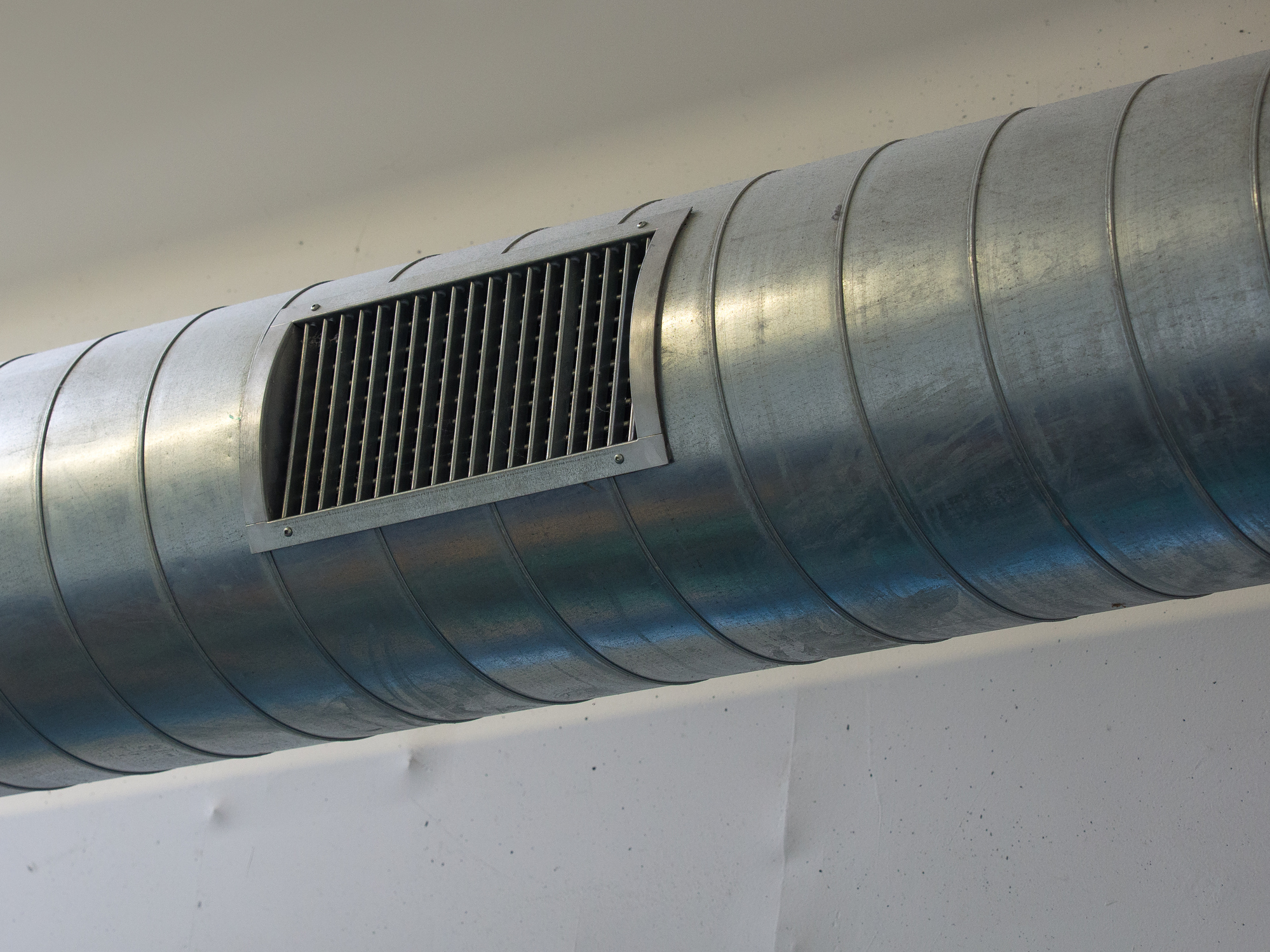 metal pipeline and nozzle of an air conditioning system